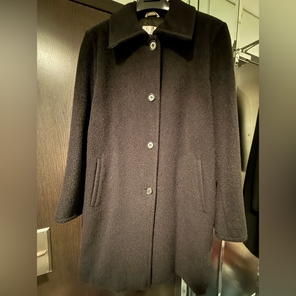 MAX MARA – Ladies 8 Oversized – Black Alpaca and Wool Coat – Pre-owned - Picture 2 of 6